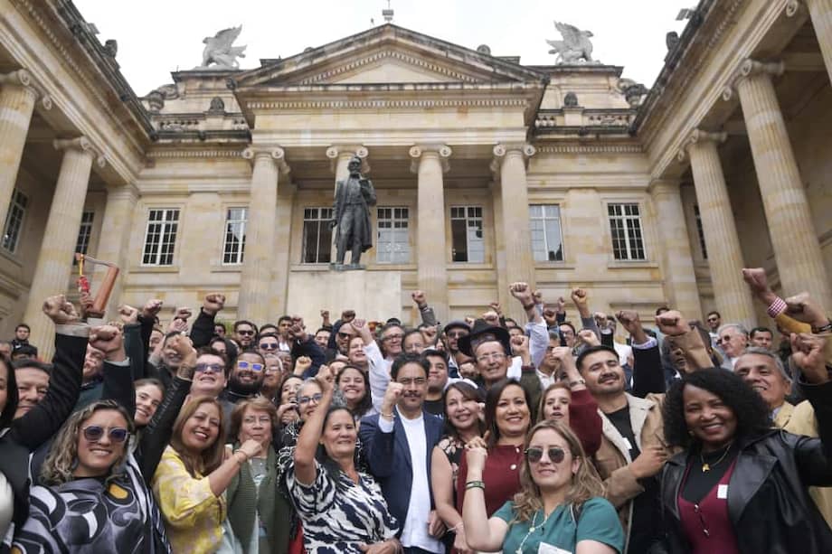 El senador Iván Cepeda invitó a la conformación del Frente Amplio de la izquierda.