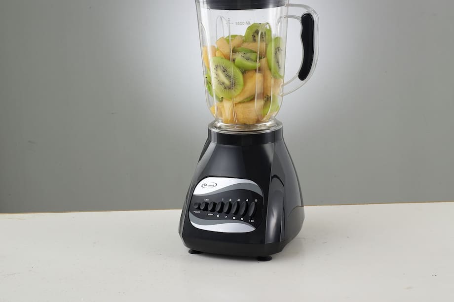 Si usas tu licuadora frecuentemente pero lavarla te parece un martirio, usa este truco que te ahorrará tiempo y trabajo.