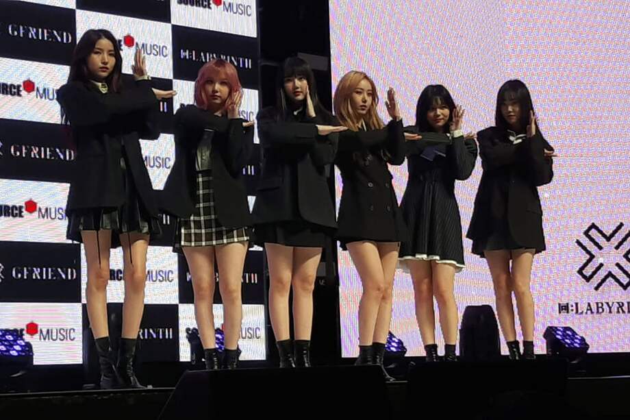 De izquierda a derecha, Sowon, Eunha, Yerin, SinB, Umji y y Yuju, las integrantes de la banda surcoreana GFriend. / EFE