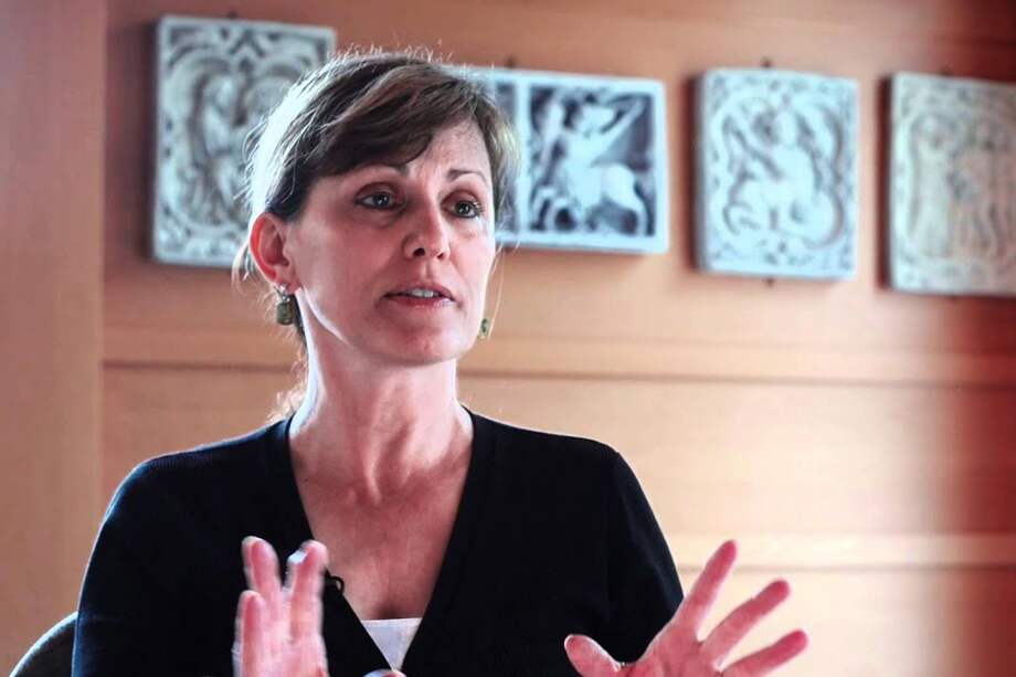 La caricaturista Ann Telnaes anunció su renuncia al The Washington Post debido al rechazo de la dirección de un dibujo en el que criticaba al propietario del diario, el magnate Jeff Bezos, por intentar "ganarse favores" del presidente electo de Estados Unidos, Donald Trump.