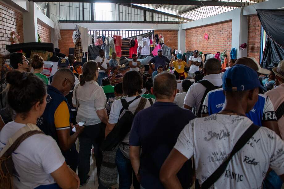 La carava humanitaria de delegados del Eln y el Gobierno visitó las comunidades del Bajo Calima y San Juan.