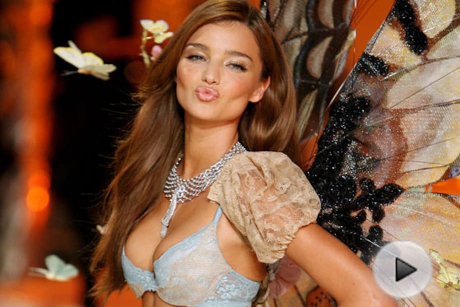 Miranda Kerr participa en sensual calendario de Pirelli