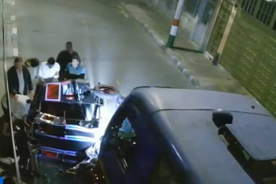 Cámaras de seguridad registraron el accidente en el sur occidente de Bogotá.