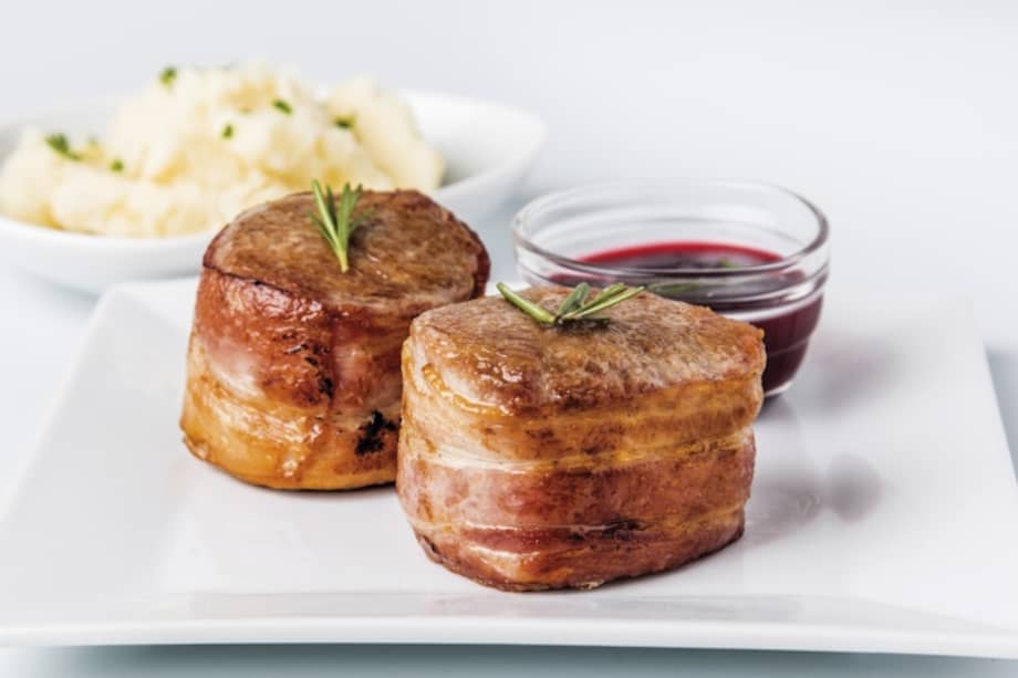 Filet Mignon de cerdo con salsa de mora y romero
