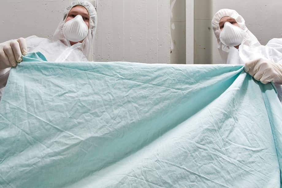 Forense rompe en llanto al explicar cómo violaron y asesinaron a una niña