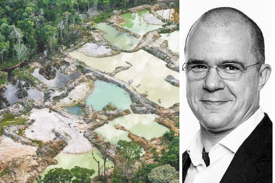 Mina de oro ilegal a 160 kilómetros al norte de Macapá, Brasil. / El madrileño Daniel Beltrá fotografiado para el World Press Photo.