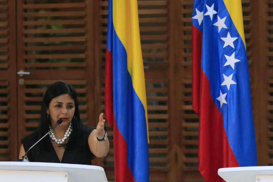 Delcy Rodríguez expresó su preocupación de que funcionarios que están convirtiendo "un flujo migratorio normal en una crisis humanitaria justificadora de una intervención". / EFE