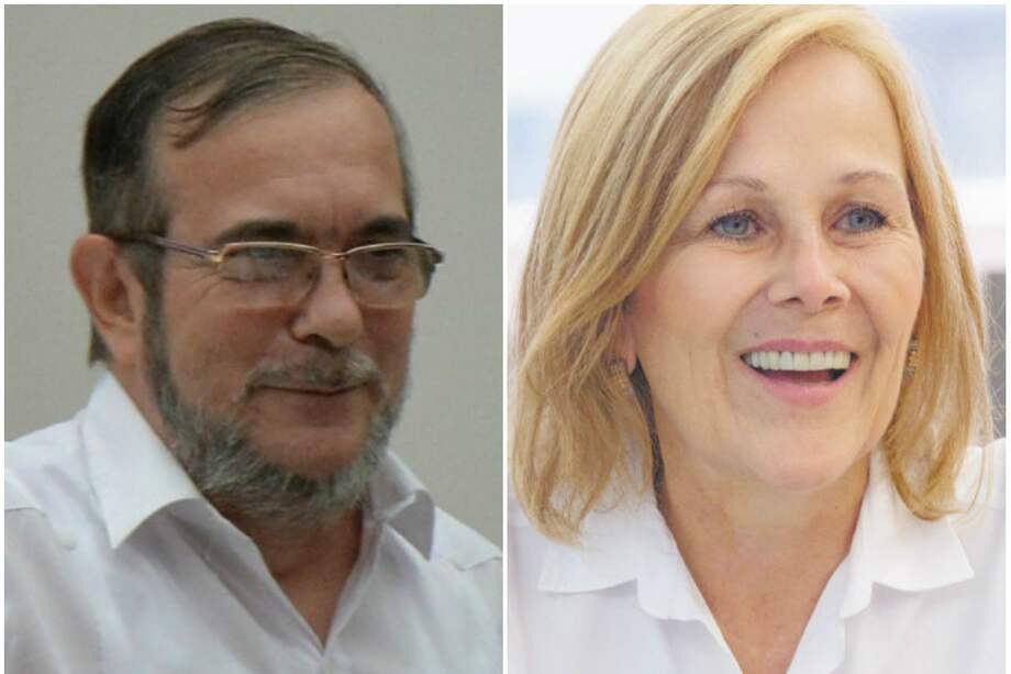 'Timochenko' pidió perdón en un acto público a la actual directora de la Unidad de Víctimas, Yolanda Pinto, viuda del exgobernador de Antioquia. / Archivo