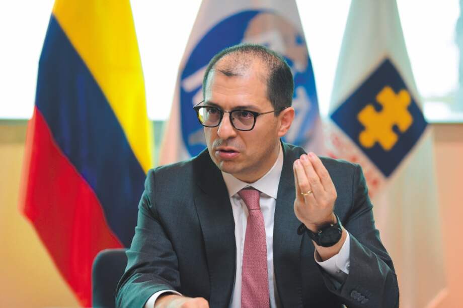 Fiscal Francisco Barbosa se pronuncia sobre la decisión de la Corte Constitucional sobre la ley de paz total.