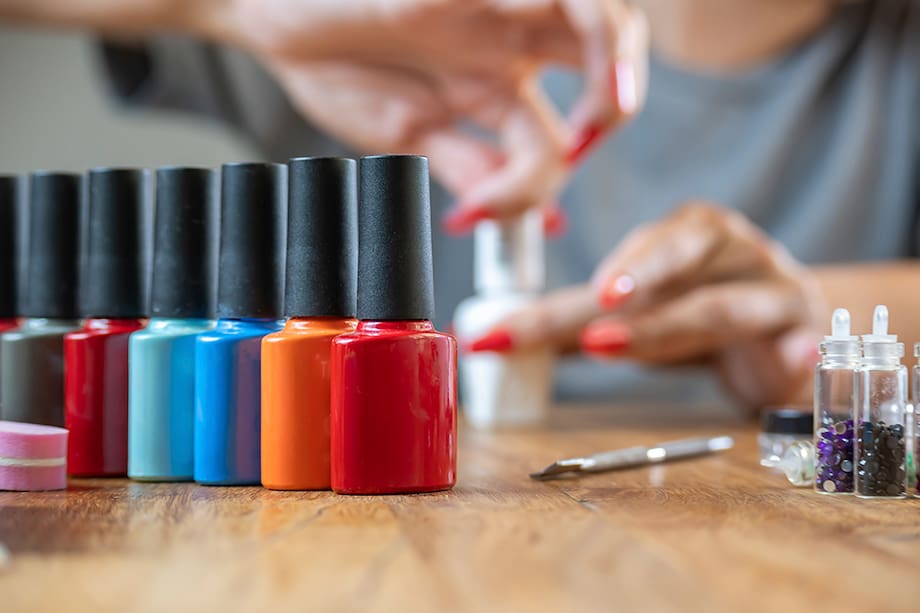 Lo que debes tener en cuenta a la hora de escoger tu esmalte para las uñas.