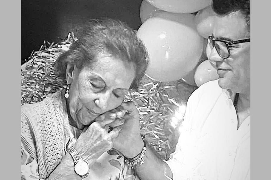 Así se despidió Carlos Calero de su mamá