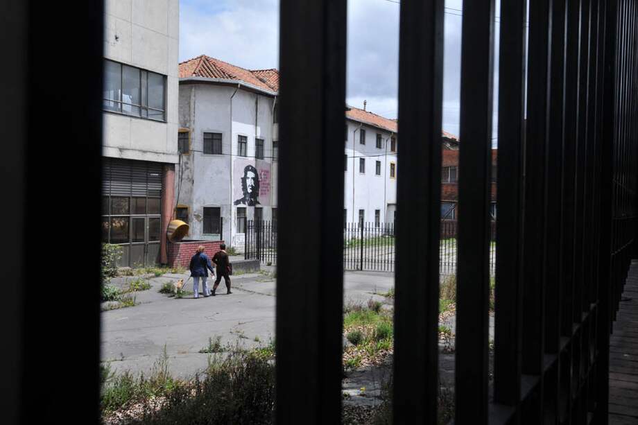 El hospital San Juan de Dios se encuentra abandonado desde 2001, cuando tuvo que cerrar por una crisis financiera. / Óscar Pérez - El Espectador