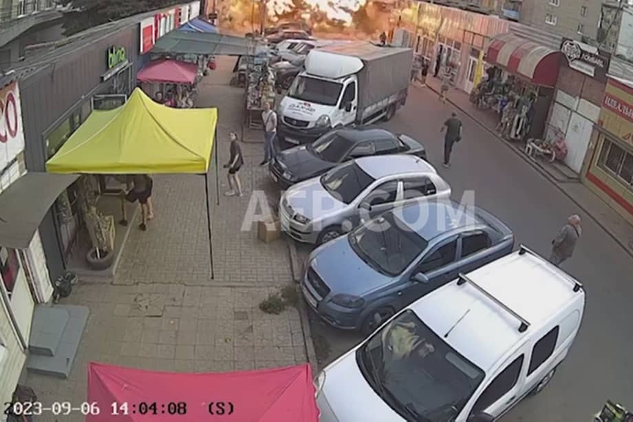 Un misil se estrelló contra un mercado ucraniano ubicado en la región de Donetsk. Autoridades ucranianas habían asegurado que fue un misil ruso, pero The New York Times analizó evidencia que indicaría que sería un misil ucraniano.