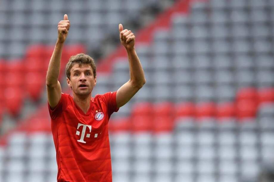 Thomas Müller en la goleada 5-0 del Bayern München sobre el Fortuna Düsseldorf.