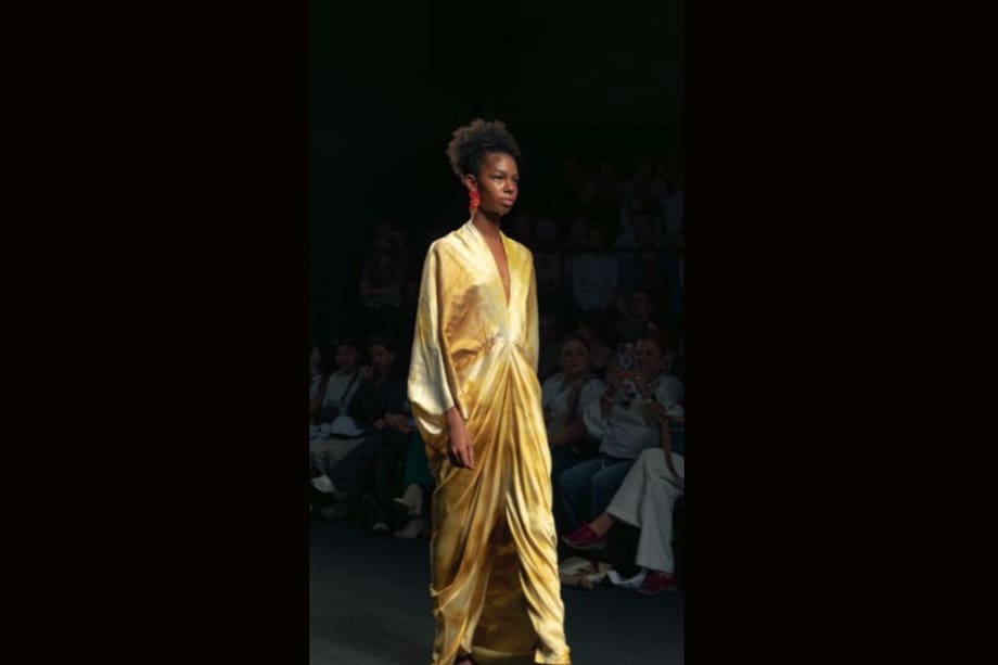 Mujeres cambiando la moda es una apuesta por la sostenibilidad.