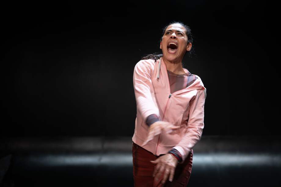 Para la obra se entrevistaron a dos mujeres del colectivo Familias Resilientes Buscando sus Corazones Desaparecidos.