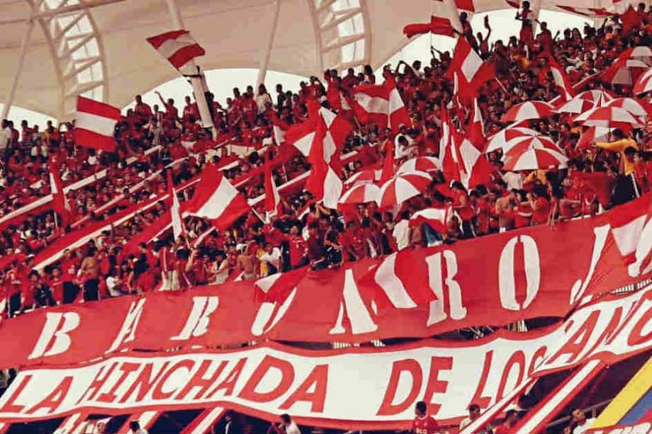 Hinchas del América se tomaron la sede del equipo para reprochar a jugadores