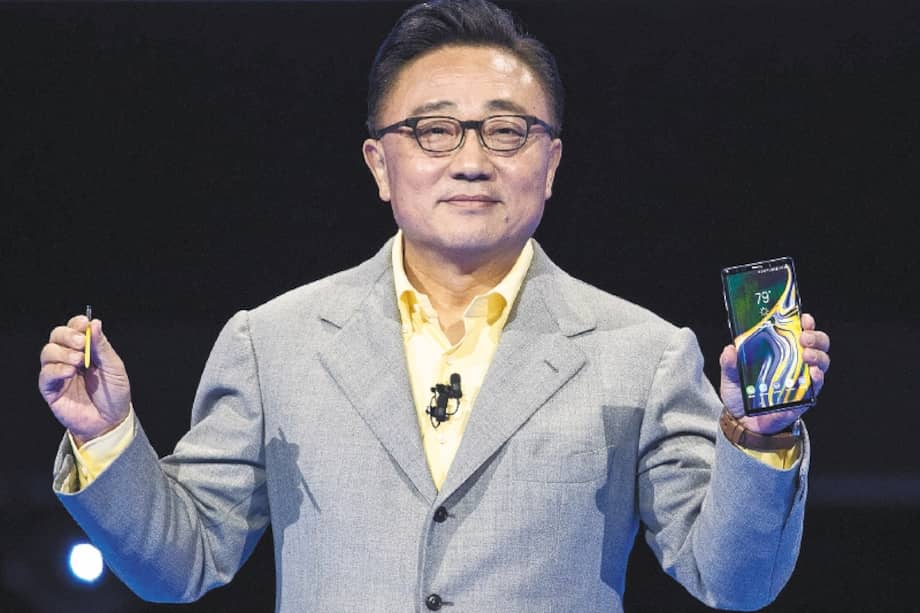 DJ Koh, CEO de Samsung Electronics, durante la presentación del teléfono en Nueva York. / AFP