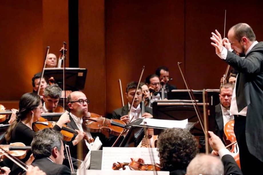 Eduardo Carrizosa será el director invitado de la Orquesta Filarmónica de Bogotá. / Cortesía OFB