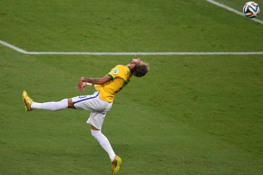 El espectáculo de Neymar en partido benéfico en Brasil