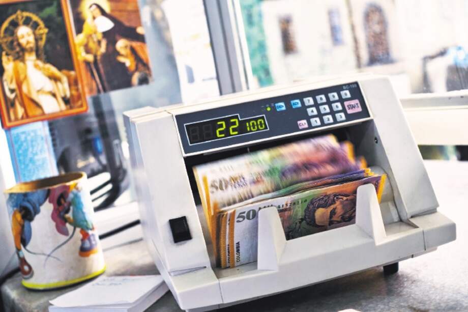 De acuerdo con las investigaciones, al parecer, los “procesados recibían en sus cuentas depósitos hechos por personas que trabajaban en casas de cambio ubicadas en Cúcuta (Norte de Santander)”.