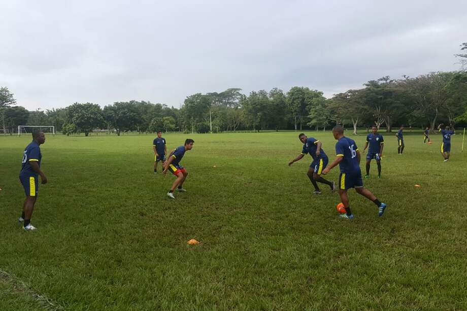 En la ciudad de Cali está entrenando el equipo de Acolfutpro, dirigido por el exfutbolista José Mera. / Cortesía