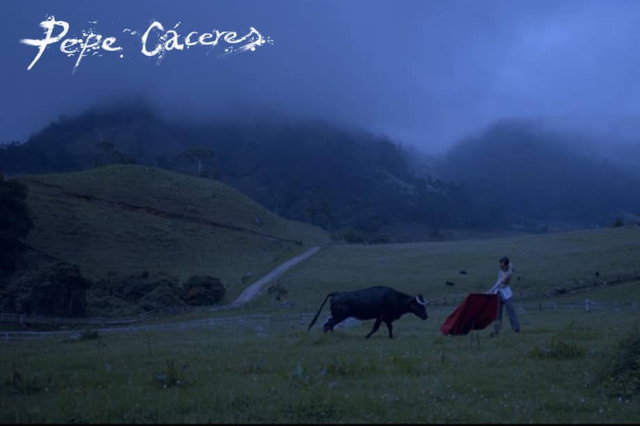 Imagen de "Pepe Cáceres", de Camilo Molano y el director y actor Sebastián Eslava, quien hace un homenaje a la vida de su padre, el primer torero colombiano en alcanzar reconocimiento en España.