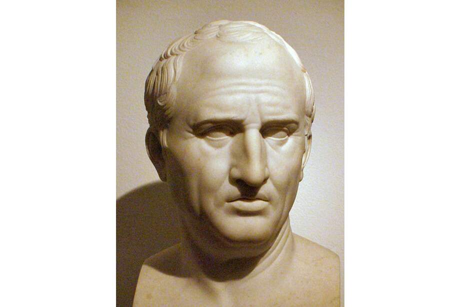 La retórica de Cicerón lo convirtió en el político más elocuente de Roma. Sus discursos más conocidos los profirió contra el conspirador Catilina en sus "Catilinarias". Destacó también con obras en prosa de estilo más relajado, tratados sobre retórica y filosofía basados en la amistad y los tiempos pasados. También se conserva su epistolario.