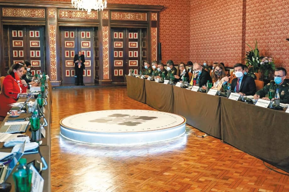 Fotografía cedida por la vicepresidencia de Colombia. Reunión entre el Gobierno Nacional y la Comisión Interamericana de Derechos Humanos (CIDH).