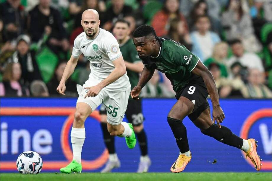 Jhon Córdoba durante el duelo entre su equipo, Krasnodar, y el Ajmat Grozni, en la fecha 25 de la Premier League de Rusia.