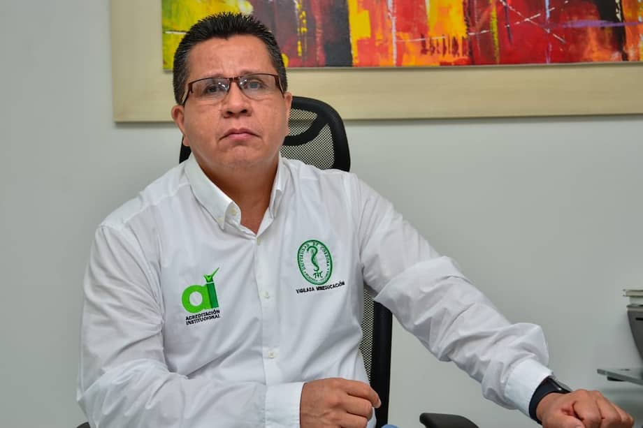 El rector de la Universidad de Córdoba pidió a quienes están difamándolo, que haya una confrontación de ideas en vez de violencia.