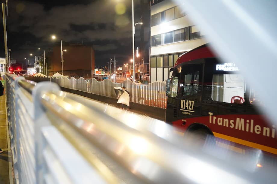Las autoridades reforzaron el despliegue de equipos institucionales ante la constante presencia de habitantes de calle en Transmilenio.