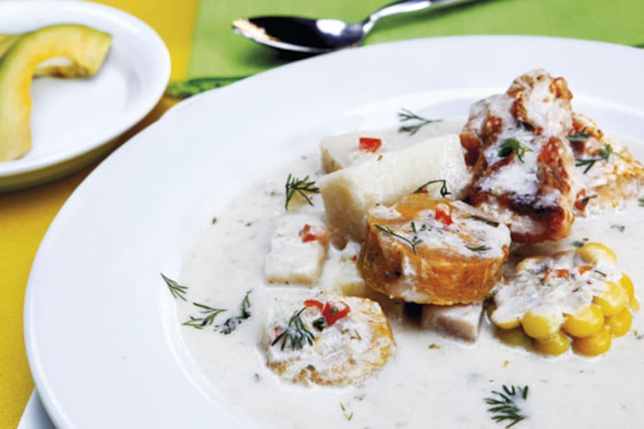 Sancocho de sábalo con leche de coco