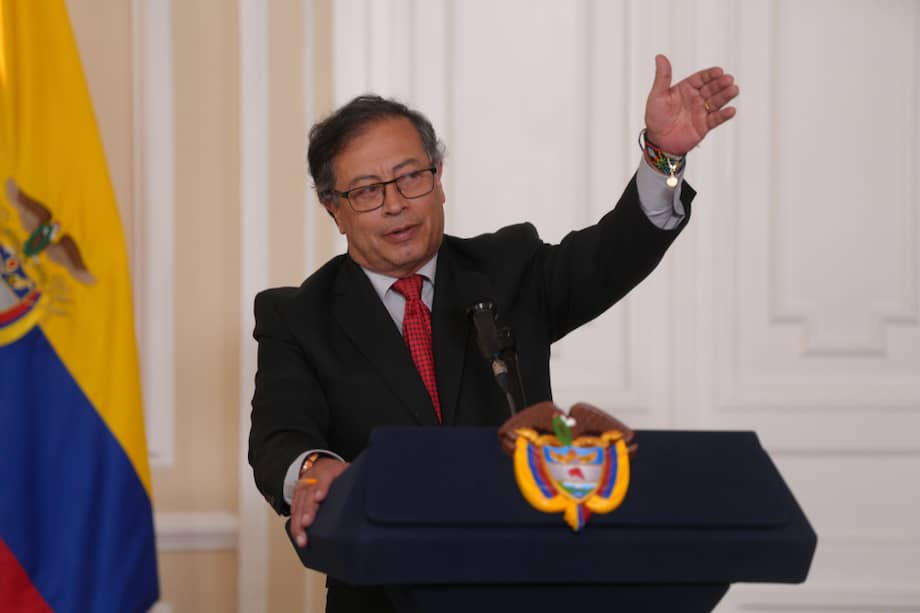 El presidente Gustavo Petro aseguró este 15 de diciembre que en la Fiscalía están frenados 17.000 expedientes penales por masacres y genocidio.