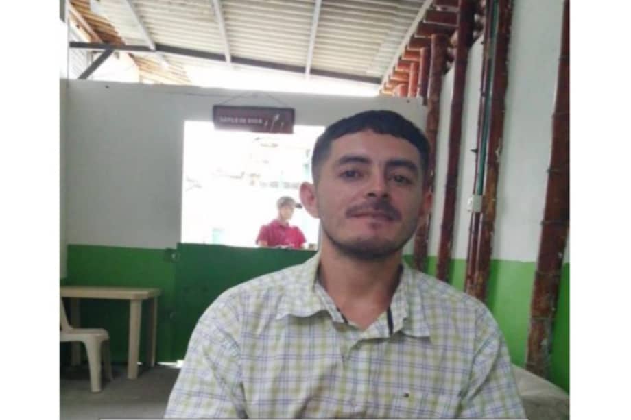 La última vez que lo vieron, vestía una sudadera, un buzo negro y unos tenis.