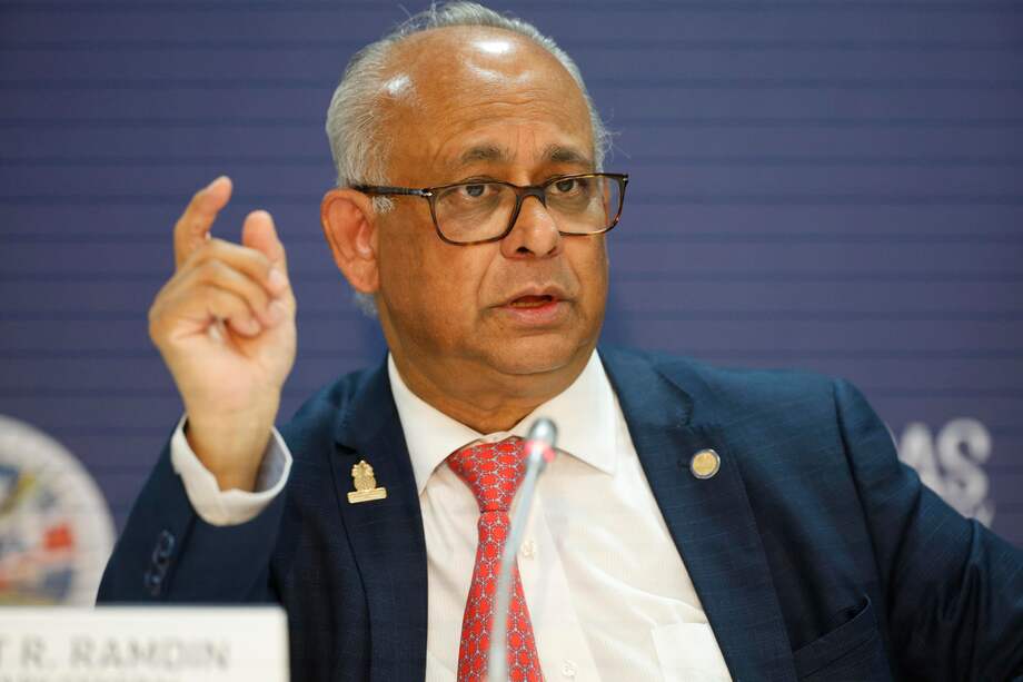 Las declaraciones que se conocieron de Albert Ramdin, secretario general de la OEA, se enmarcan en un tenso contexto entre Estados Unidos y Venezuela, por cuenta no solo de la designación del Cartel de los Soles como organización terrorista, sino de la ofensiva militar de Washington contra supuestas narcolanchas.