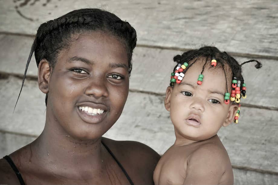 Las personas que tienen la piel negra cuentan con uno de los más efectivos bloqueadores de sol que existen en la naturaleza. / Gabriel Aponte