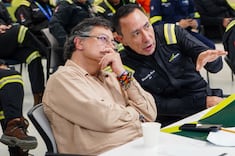 El presidente Gustavo Petro y y el presidente de Ecopetrol, Ricardo Roa, durante un encuentro en diciembre pasado en la refinería de Cartagena.