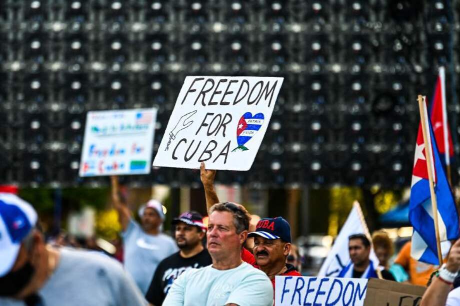 Algunos analistas sugieren que las sanciones de EE. UU. contra Cuba no solo perjudican tanto a los cubanos como a los estadounidenses