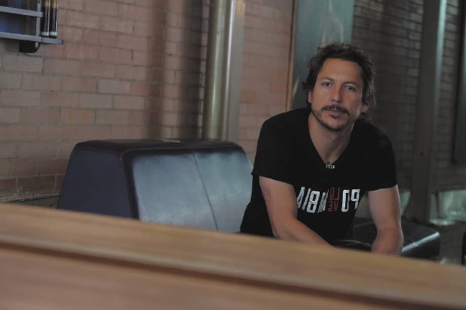 Alejandro Riaño hizo el doblaje en español de Bruno Madrigal en la película "Encanto". / Iván Muñoz