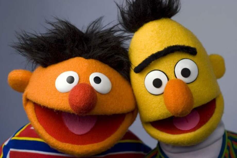 Beto y Enrique salen del closet, eran pareja en Plaza Sésamo