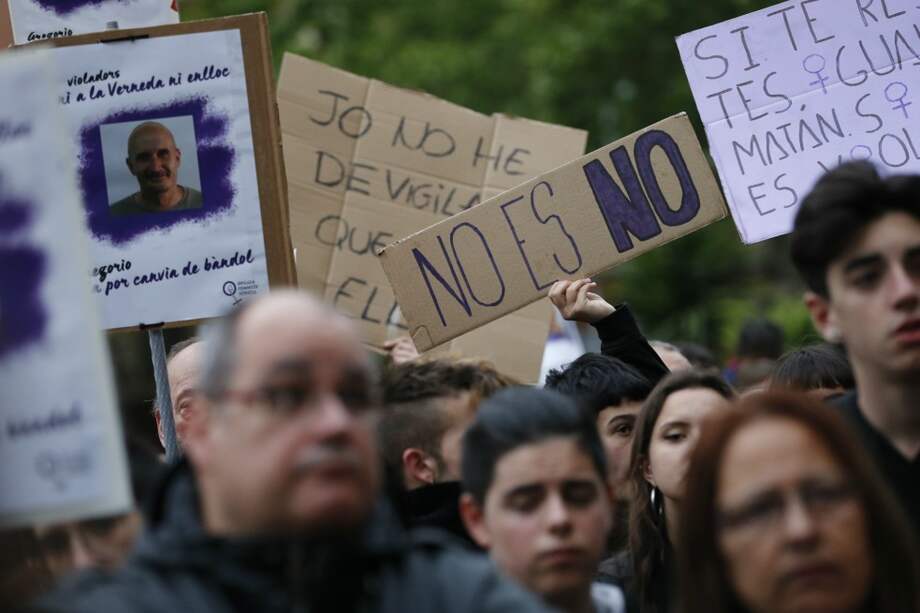 La condena en contra de "La Manada" causó gran rechazo en varios sectores de la población en España. / AFP