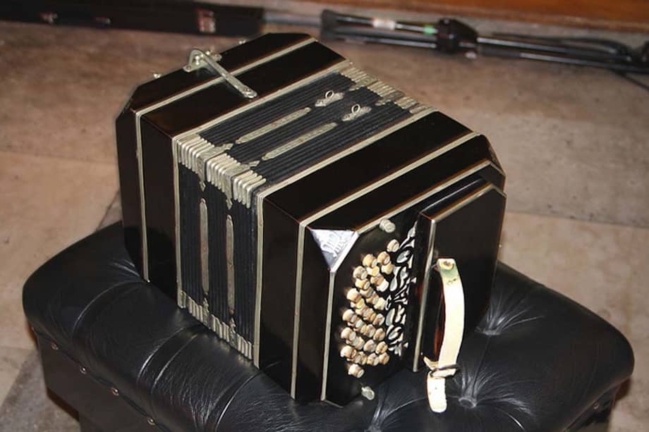 Así vive un músico dedicado al bandoneón
