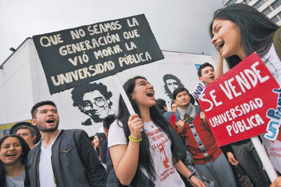 El 10 de octubre, en una marcha nacional, estudiantes exigieron más recursos para la universidad pública. / Mauricio Alvarado