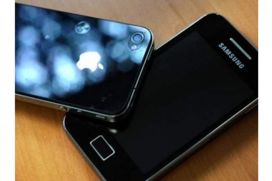 Samsung continúa la guerra contra Apple con su nuevo comercial