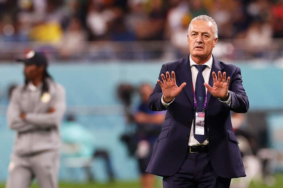 Gustavo Alfaro, técnico de Ecuador, durante el partido en el que perdió contra Senegal 2-1 y con el que quedó por fuera de los octavos de final de Catar 2022.