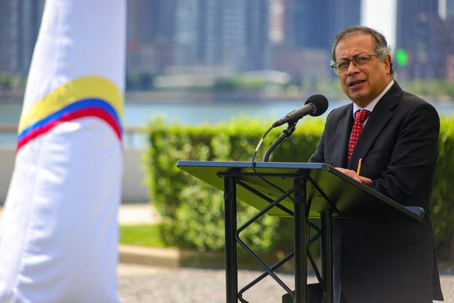 El presidente Gustavo Petro ha sido cuestionado por hablar de un nuevo 'fast track' para implementar el Acuerdo de Paz.