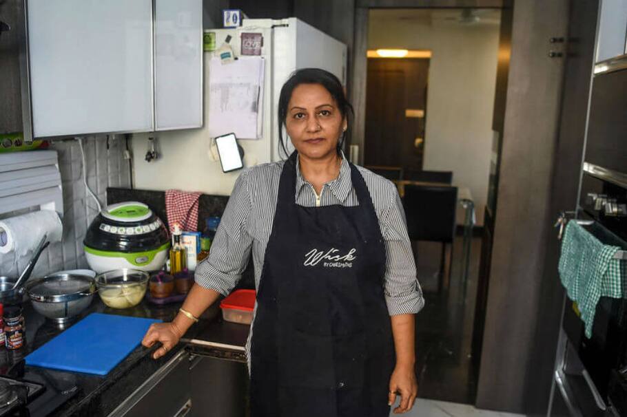 Las amas de casa indias, un ejército de cocineras de "restaurantes en la nube"