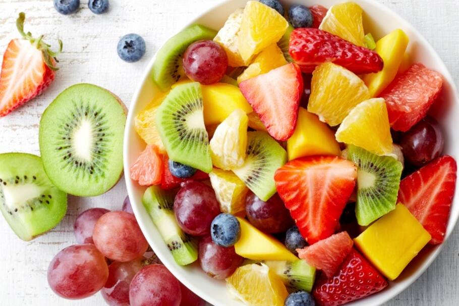 ¿Frutas en jugo o enteras?