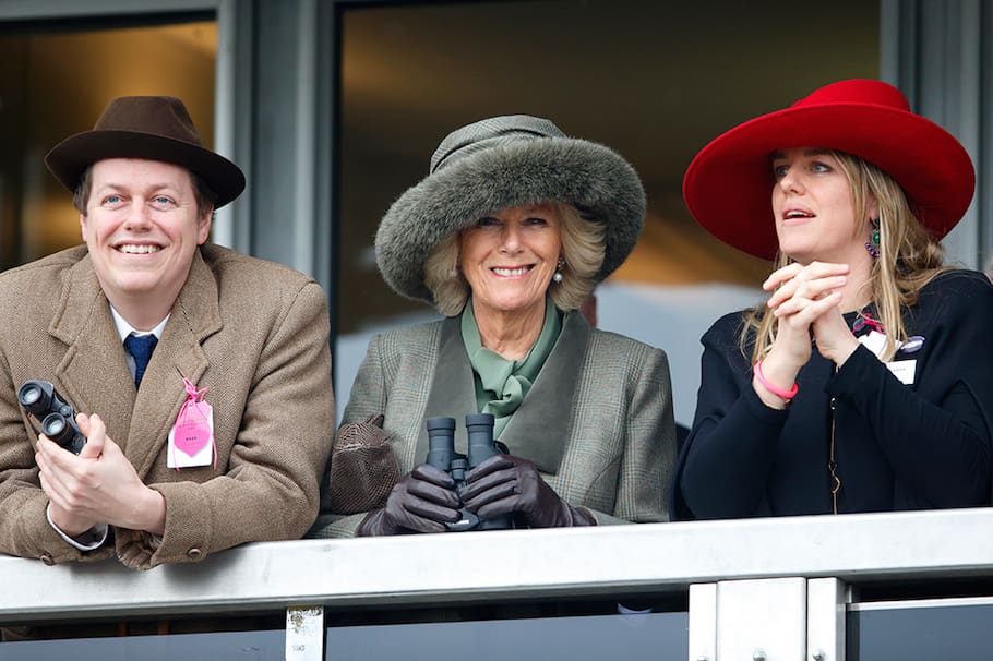 Los hijos de Camila no se llevaban bien con William y Harry. Laura acusaba al ahora Rey, de haber arruinado el matrimonio de sus padres.